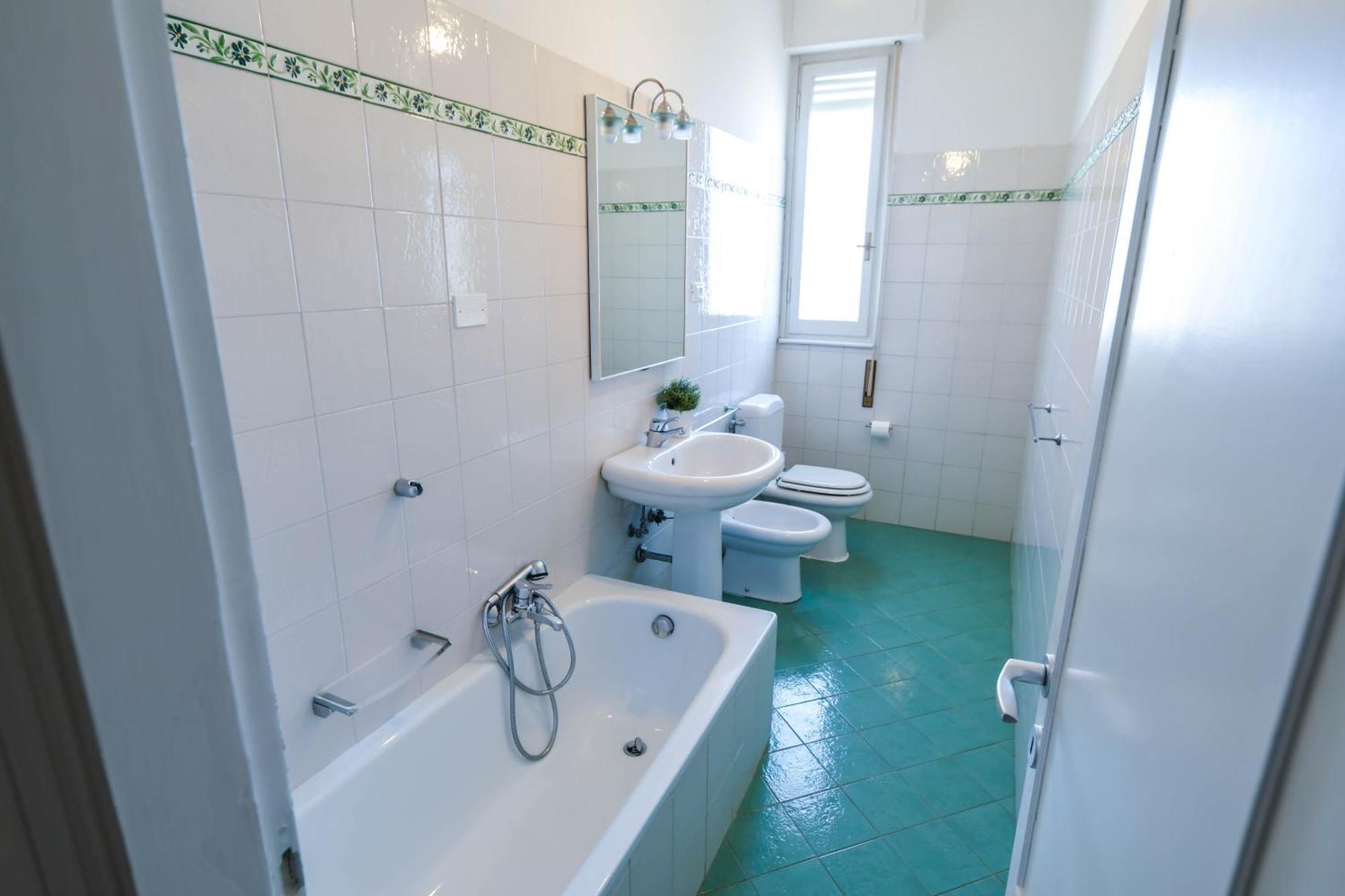 Unyca - Spacious Gem In San Jacopino *